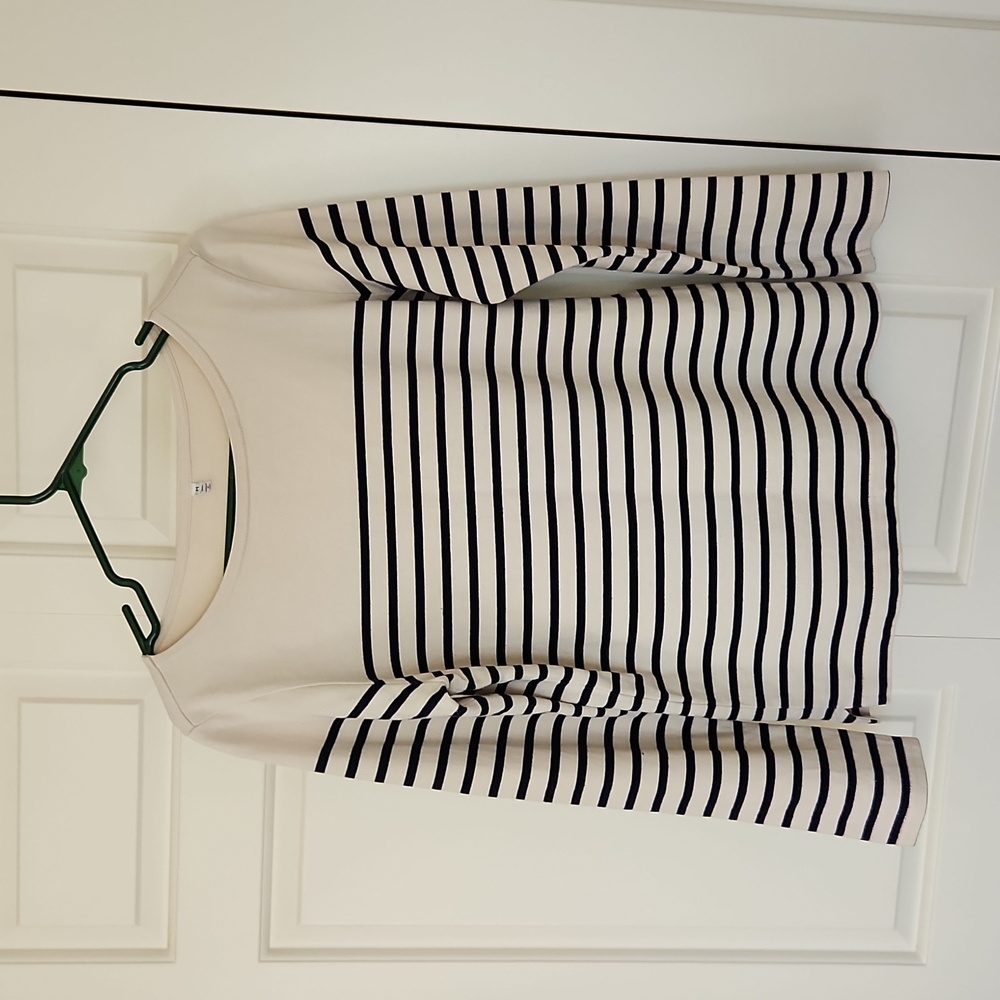 Striped Longsleeve T-Shirt Size M